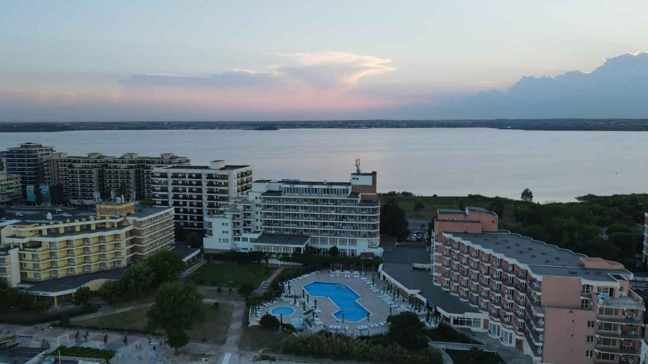 Hotel Orfeu Mamaia Kültér fotó