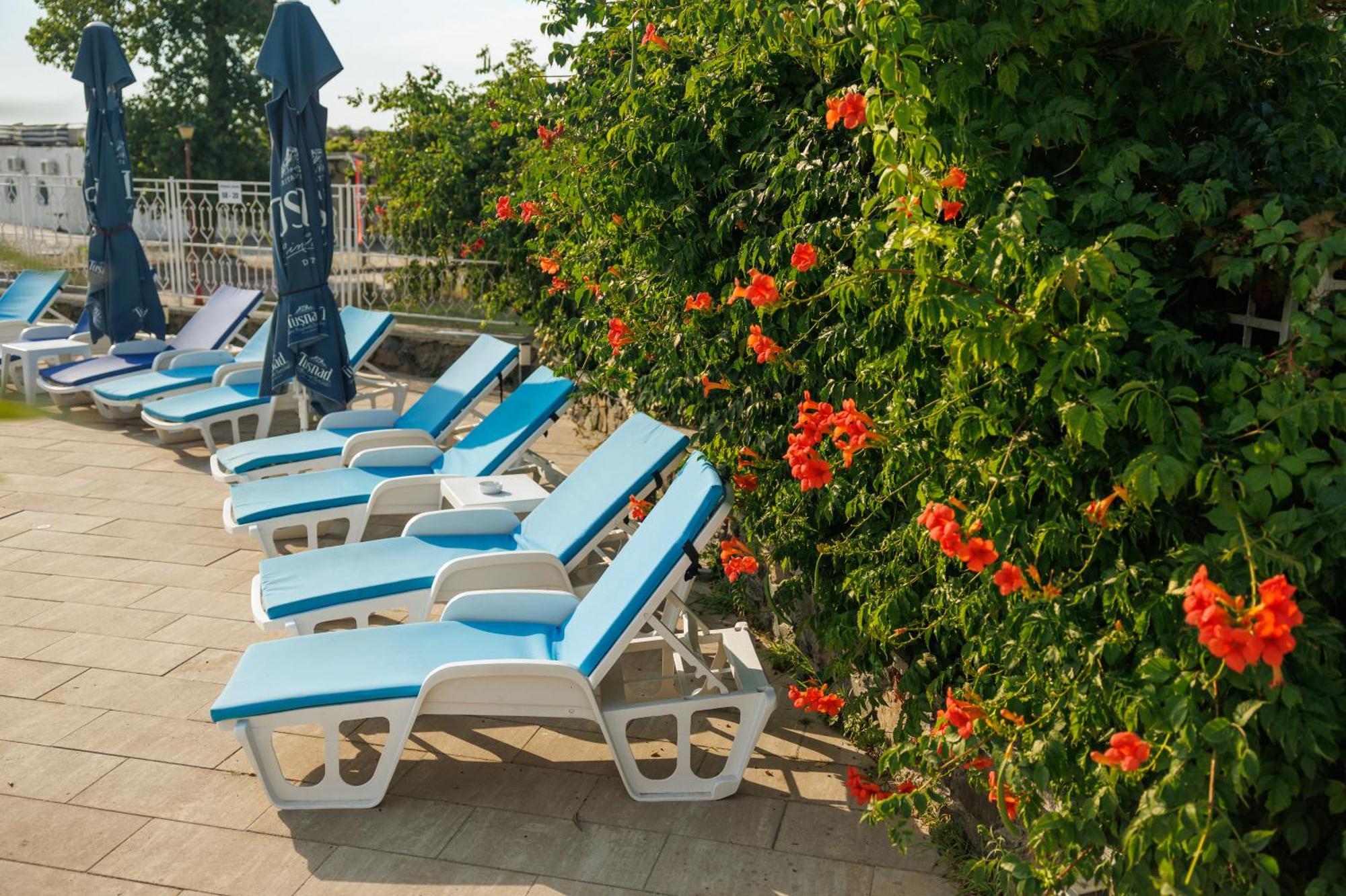 Hotel Orfeu Mamaia Kültér fotó